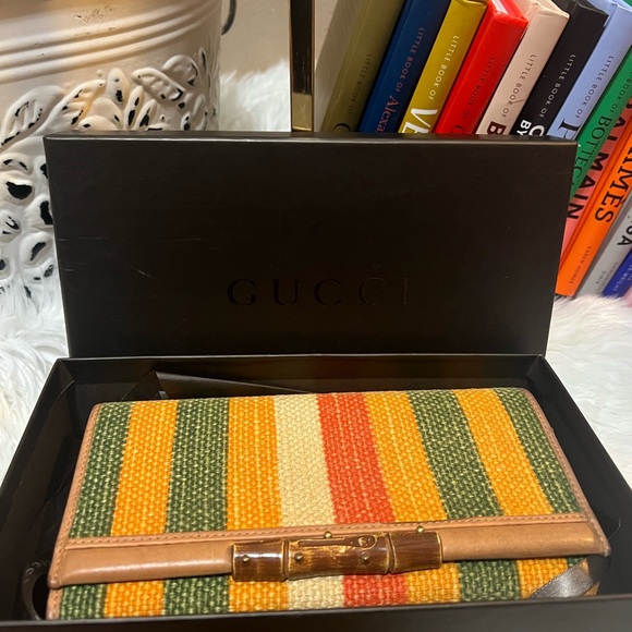 Gucci Colorful Woven Wallets - Picture 10 of 10